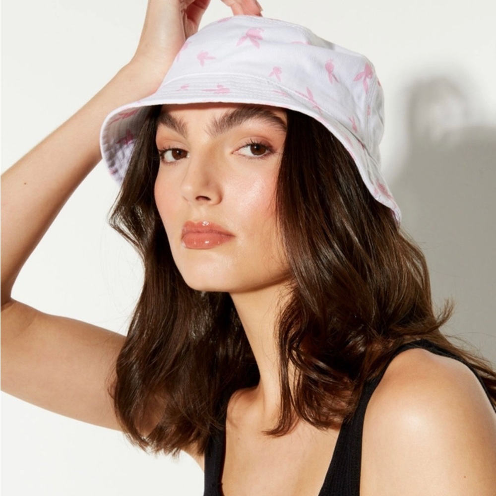 Playboy White and pink print bucket hat